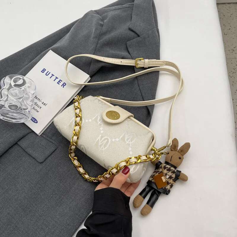 Ladies Shoulder European Bag Fashion Chain Girl Crossbody Handbag Tote Bag, Vintage Printing Pendant Decoration Canvas Material ,