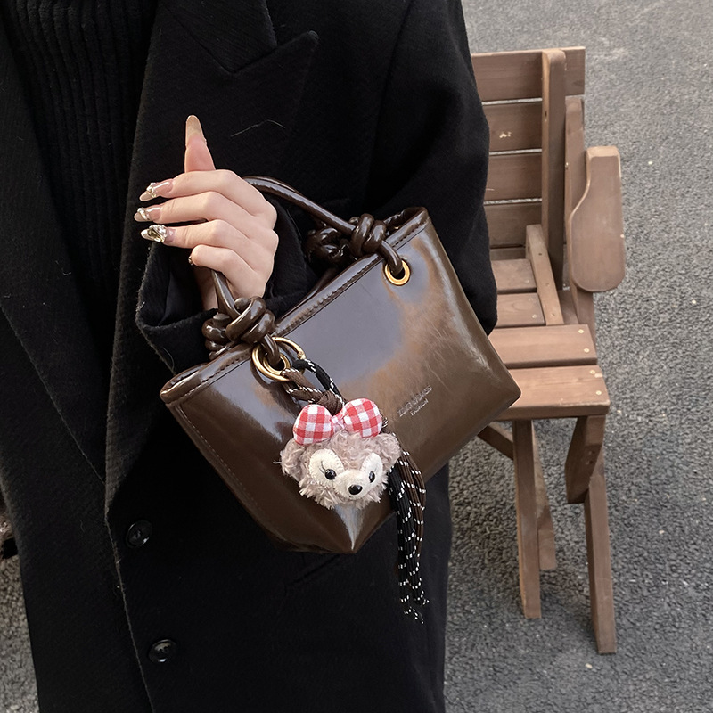 Advanced Underarm Small For Women fashion New Trendy Winter Versatile Crossbody Super Hot Handheld Bucket Bag Fashion Shoulder Bags