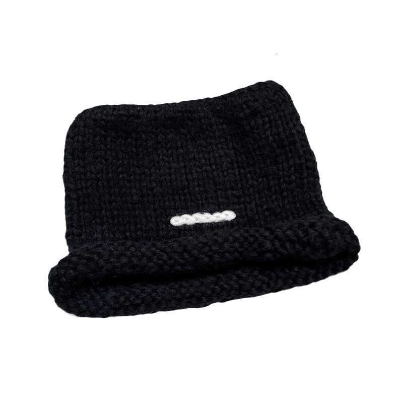 Korean version of new cute cat ear knitted wool for children's autumn and winter fashion, thickened warm hood, cold hat