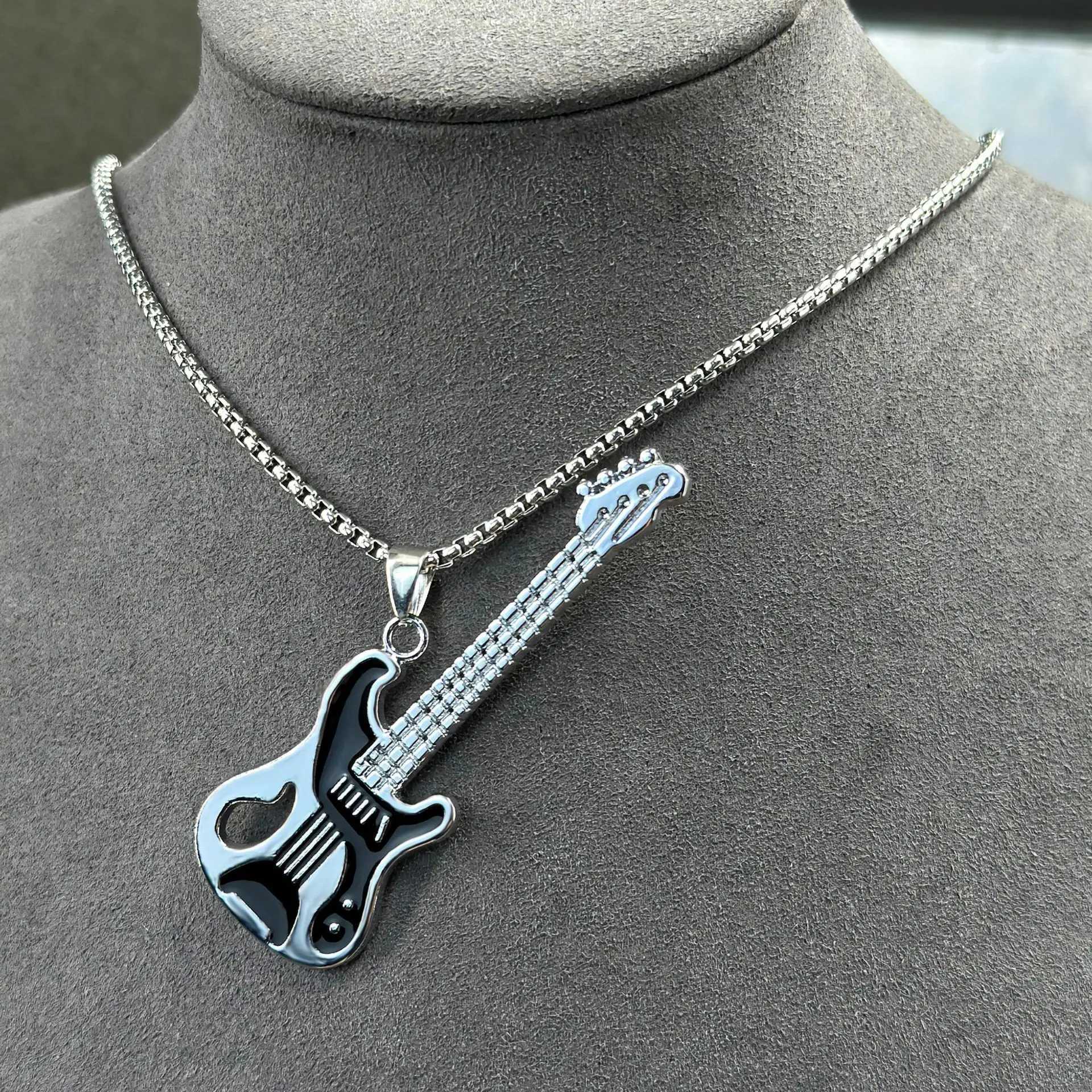 Punk style mens guitar pendant high-quality rock hip-hop personalized mens necklace fashionable jewelry W250318
