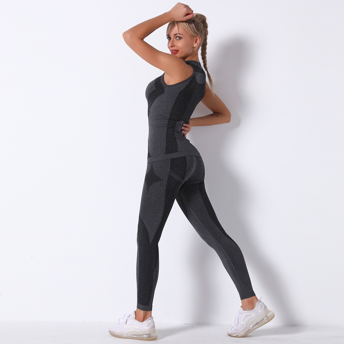 tracksuit Internet famous seamless knitted striped moisture wicking long sleeved yoga set, sports running and fitness pants leggings
