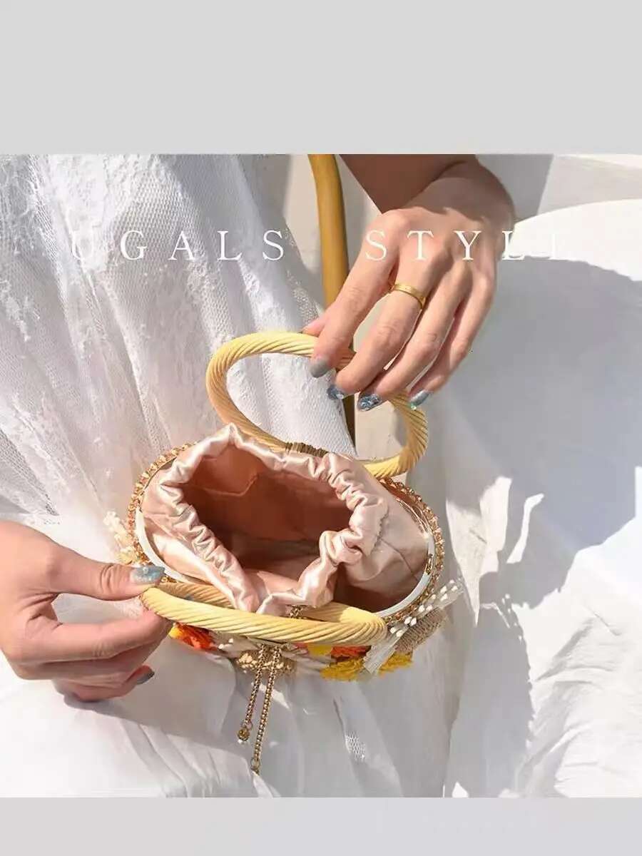 Designer Fashion Appliques Ral Women Handbag Metal Cage Glitter Dia Clutch Purse Holiday Beach Crossbody Bag