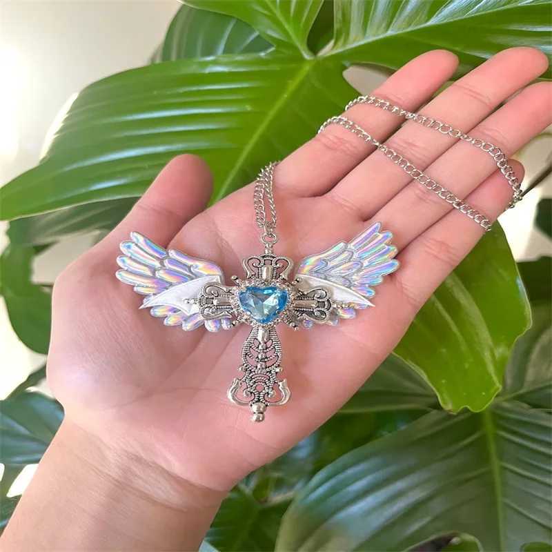 Gothic sexy accessory wing cross pendant necklace Y2K jewelry heart-shaped crystal necklace punk charm necklace W250318