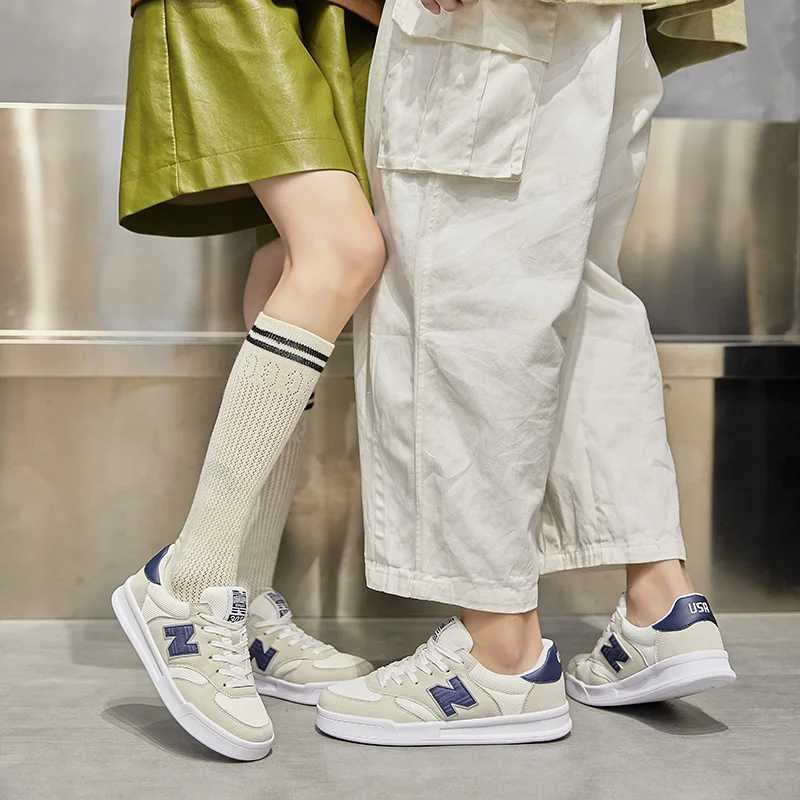 2025 Mens Board Shoes Wens Spring Autumn Winter White Shoes New Sports Low Top Versatile Couple Casual Shoes Y250318