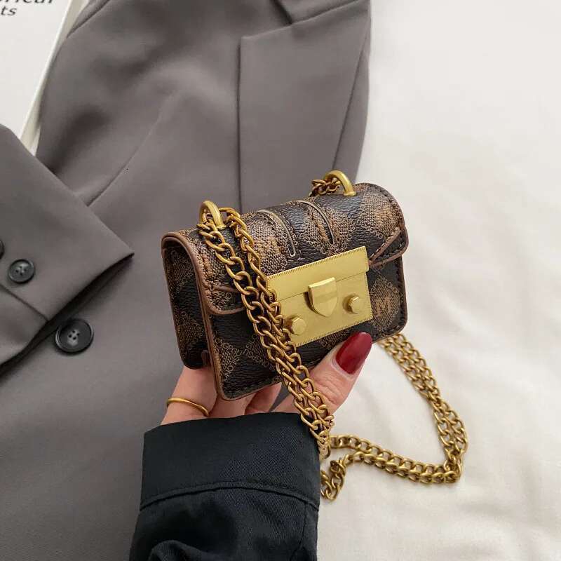 mini 2025 new handbag, and fashionable single shoulder crossbody bag, trendy internet celebrity ins chain small square ba handbag, bag,