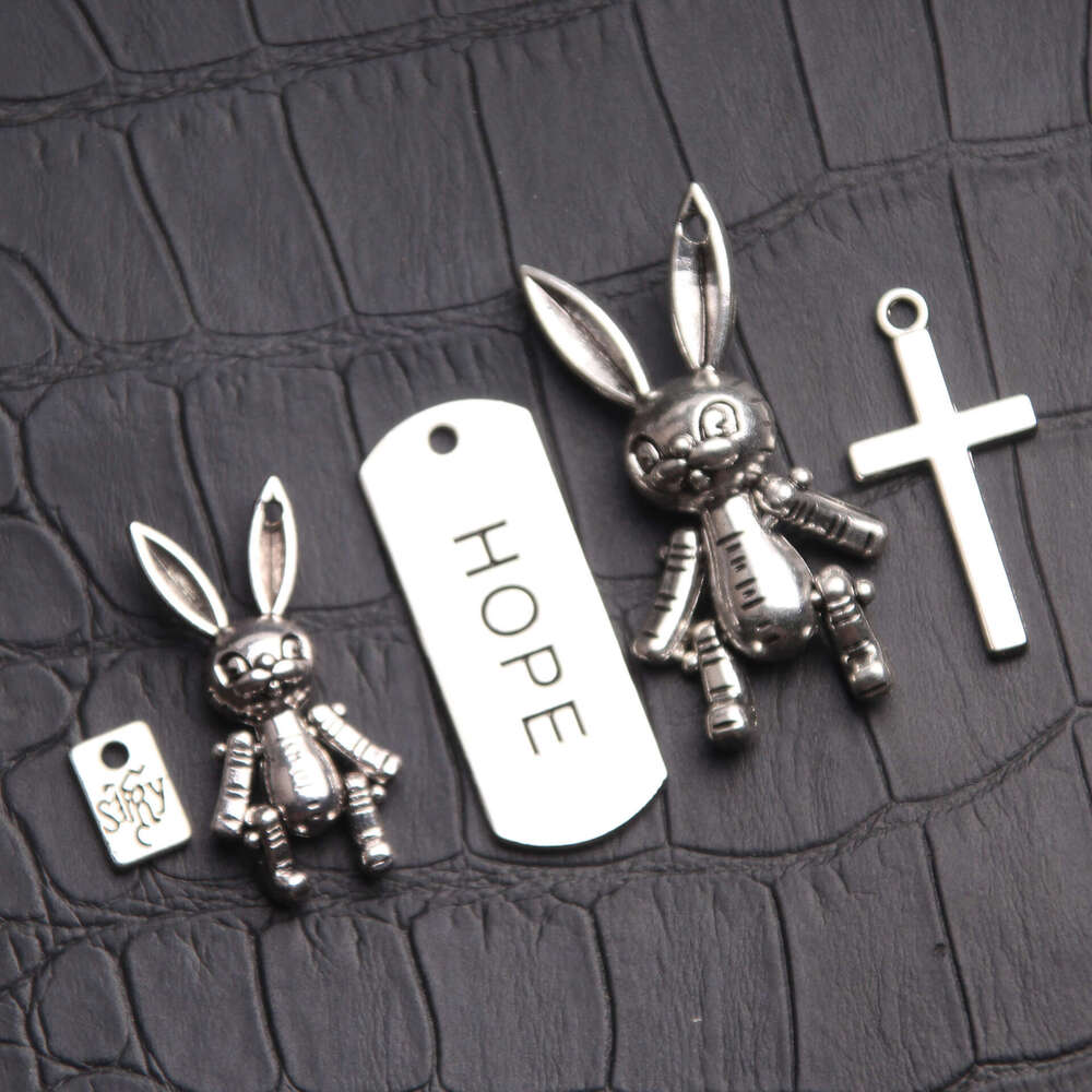 Korean Dongdaemun ins rabbit necklace collarbone chain women's antique sier bunny pendant alloy accessories