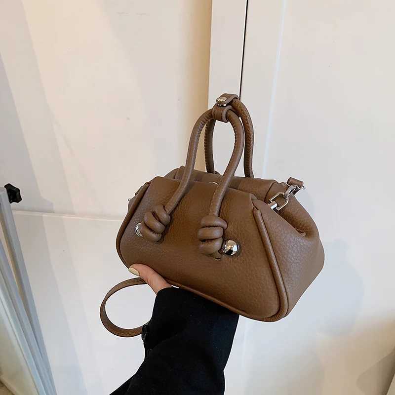 High sensitivity storage bag womens storage bag niche tote bag fixed electronic store messenger bag Y250318