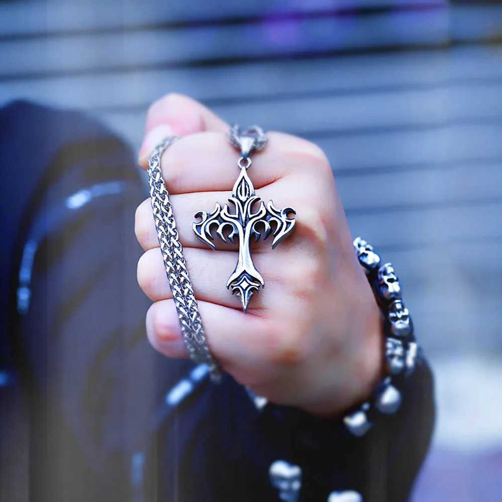 Retro 316L Stainless Steel Flame Cross Pendant Necklace Hip Hop Fashion Casting Mens Necklace Party Jewelry Gift Direct Shipping W250318