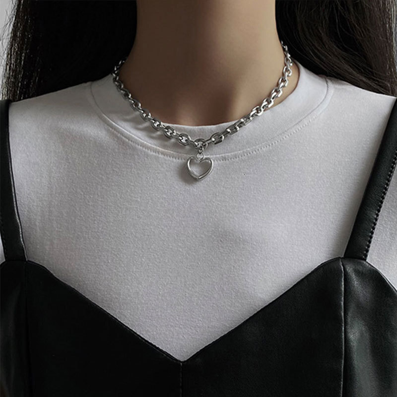 Love Pendant OT Buckle Necklace Female Instagram Network Red With The Same Collar Chain Collarbone Chain Jewelry