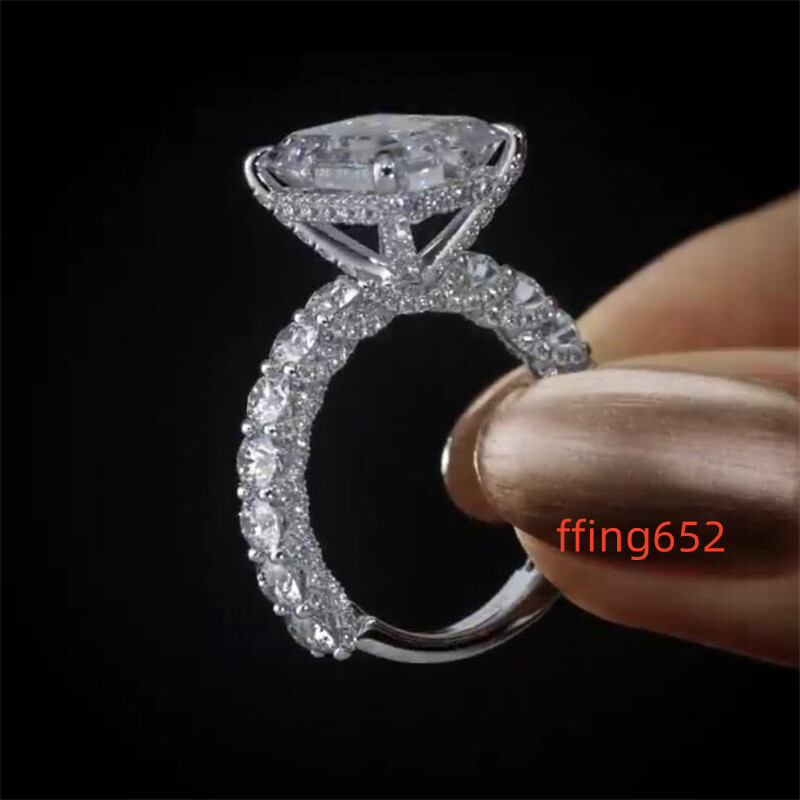 2024 Gorgeous Luxury Jewelry Wedding Rings 925 Sterling Silver Emerlad Cut Lab Moissanite Diamond Party Eternity Elegant Women Engagement Band Ring Gi