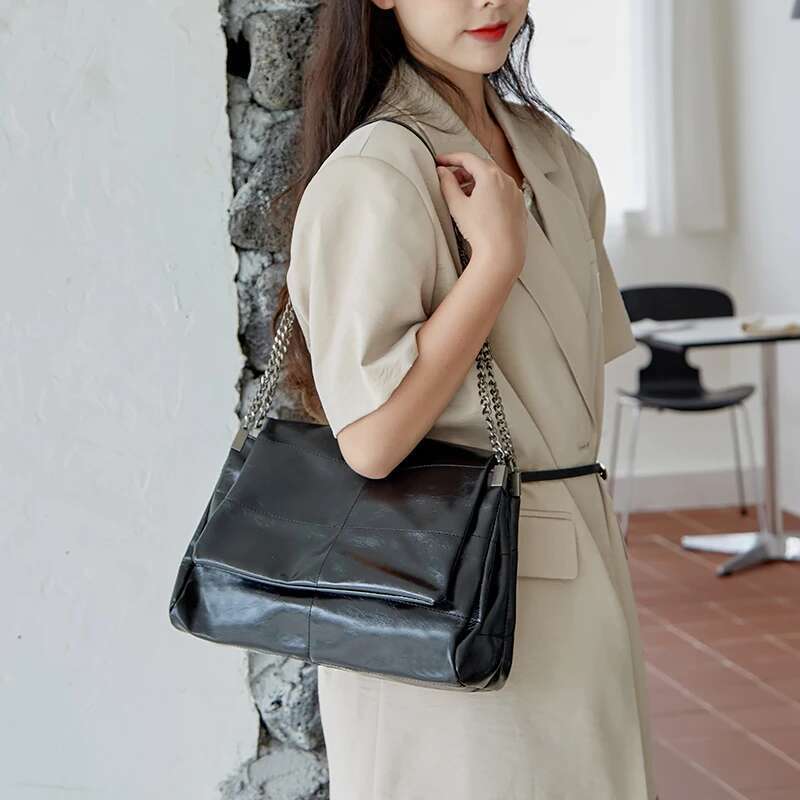 Fashion Metal Women's Chain Shoulder Crossbody Simple Pu Sewing Solid Color Flip Messenger Bag, Classic Busine Bag,