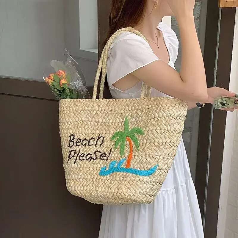 Summer Bohemia Beach Design Large Capacity Handmade Corn Husk Weaving Women's Tote Coconut Tree Embroidered Straw Bag