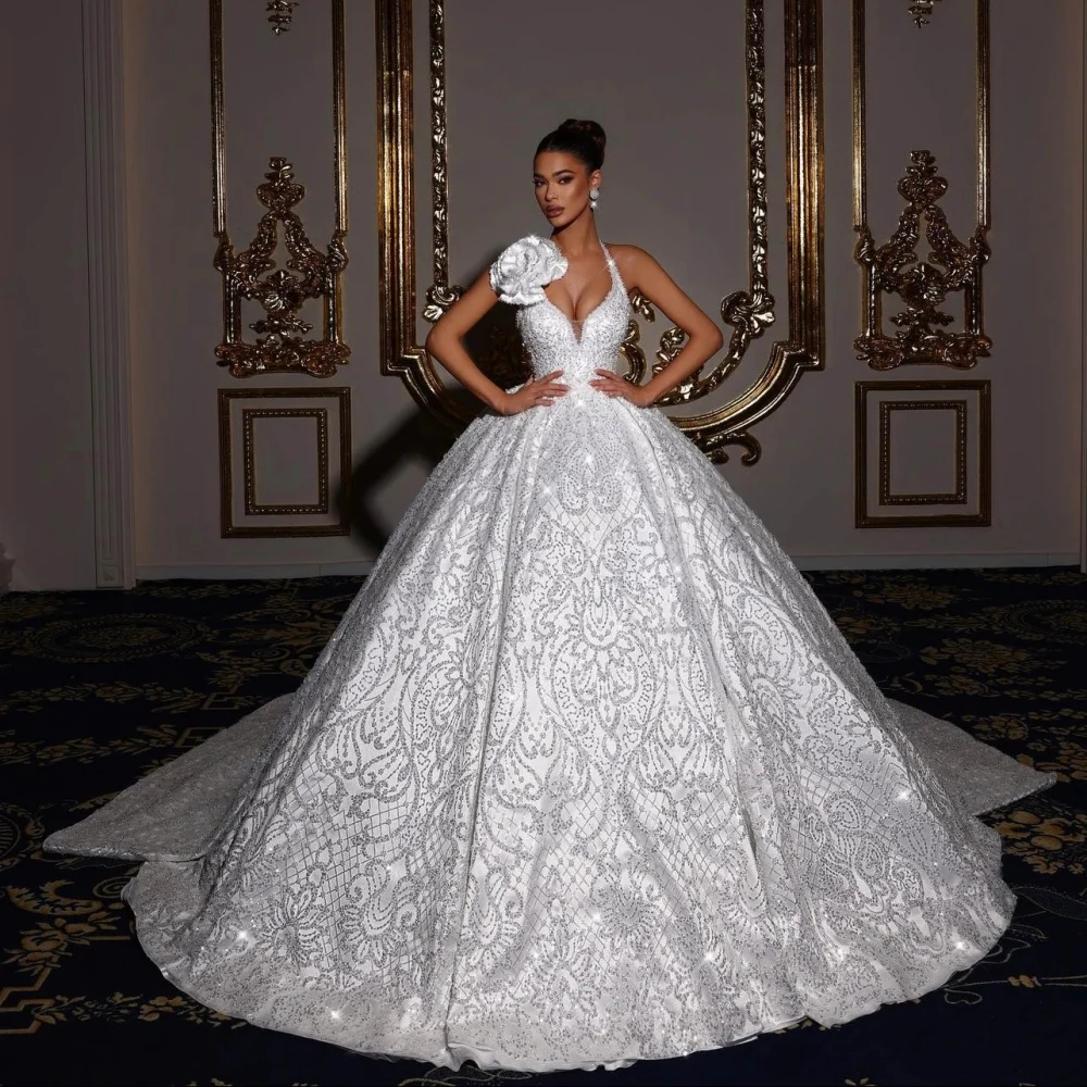 Illusion A e Women Wedding Halter Neck Sleeveless Bridal Gowns Handmade wer Sequins Pearls Sweep Train Dress Custom Made