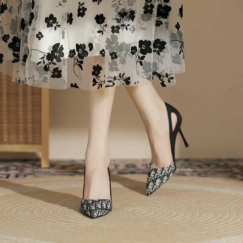 Embroidered Ladies Sandals Fashion Pointed Heeled 2024 New Luxury Heeled High Heeled Wens Shoes Z250317