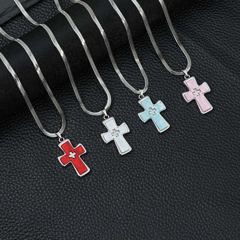 Sweet and Cool Dopamine Double Cross Pendant Blade Necklace Women's Autumn Titanium Steel Niche Design Versatile Clavicle Chain