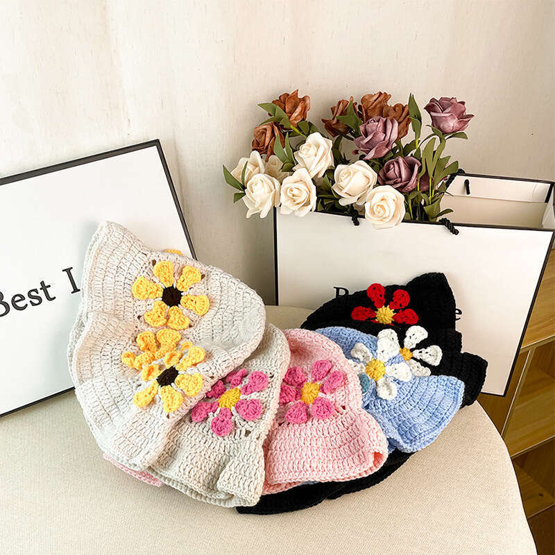 Small and niche flower knitted children's handmade yarn small face, hollowed out fisherman hat, female trend
