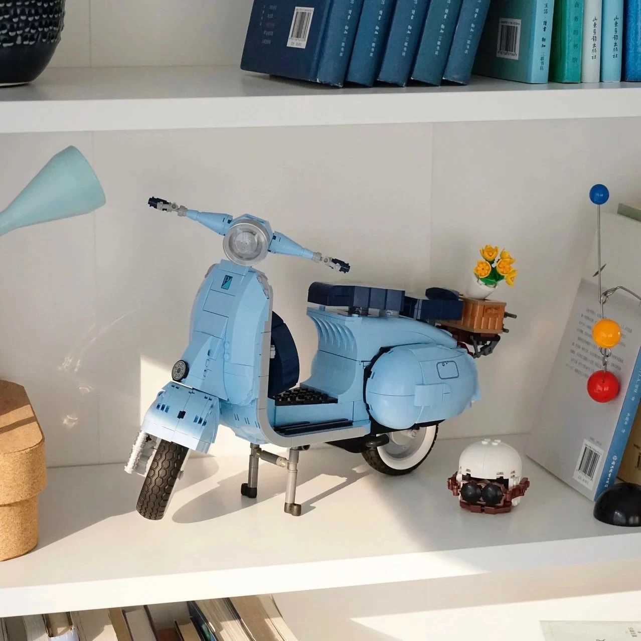 2024 Technology Roman Holiday Vespas 125 Motorcycle Building Blocks City MOTO Model Building Blocks MOC 10298 Assembled Toys Children and Boys Gifts W