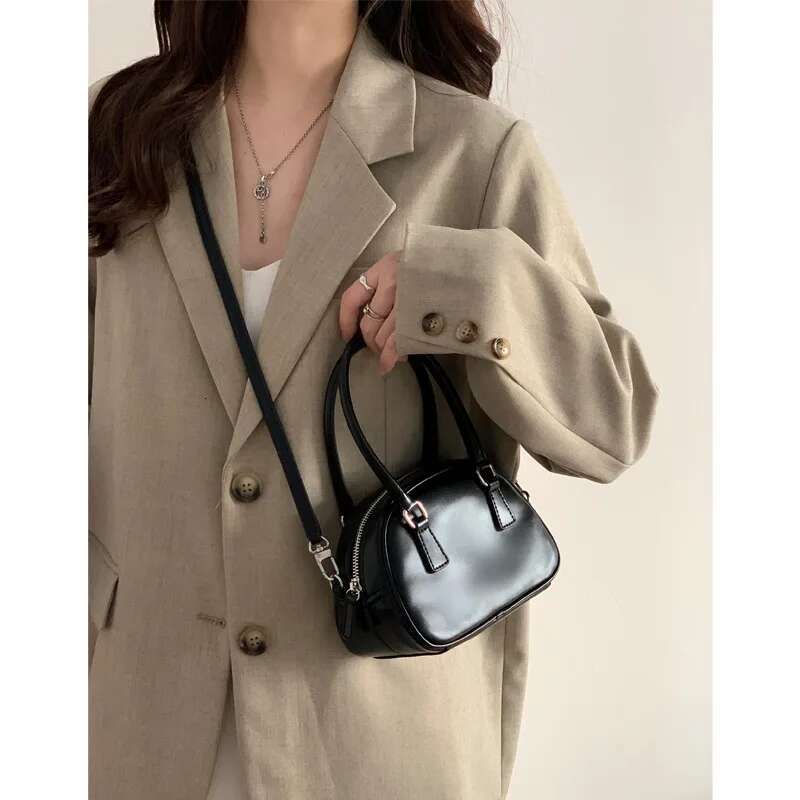 2024 Genuine Leather Women's Mini Boston High Quality Retro Versatile Handbags Small Shell Shoulder Bag Cowskin Purses