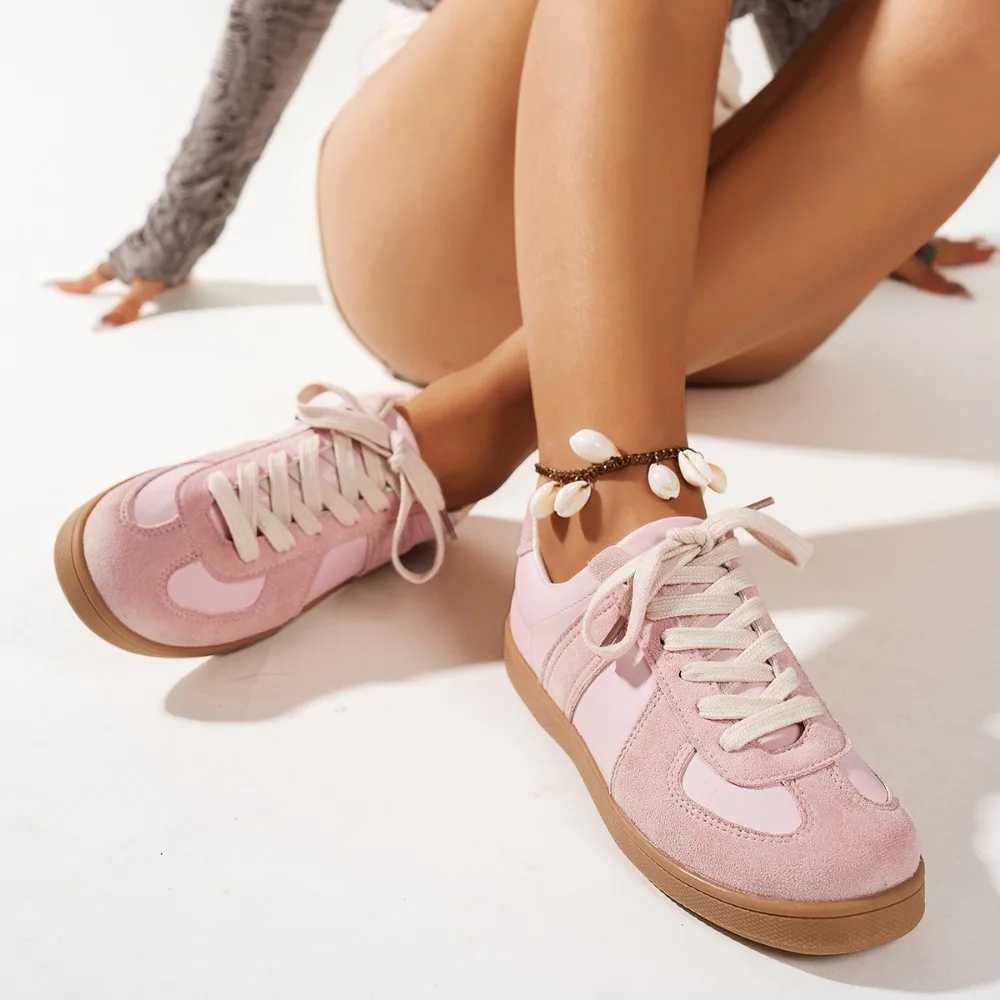 Warm sports shoes for spring and summer 2025 new Fi training comfortable and breathable sports shoes warm and casual lace flat shoes Y250318