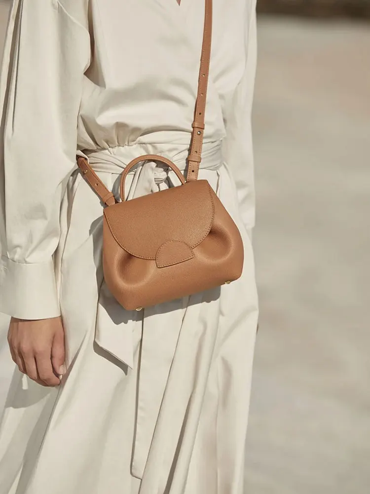 Polenebags Leather Cyme Bag New Fashion Wing Bag Designer Tote Bag Womens Shoulder Bag Light Retro Underarm Bag Portable Crossbody Bag Bucket Armpit Bag F47