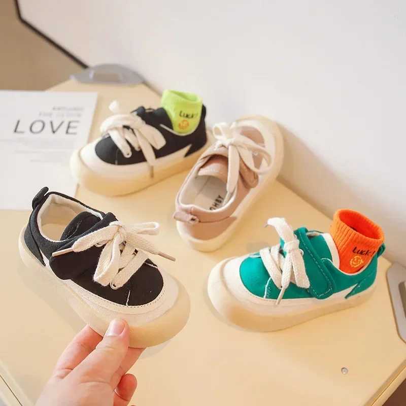 Kids Canvas Shoes for Boys Girls Casual Shoes Fashion Versatile 2024 Brand New Children Sports Shoes Toes Capped First Walkers W250318
