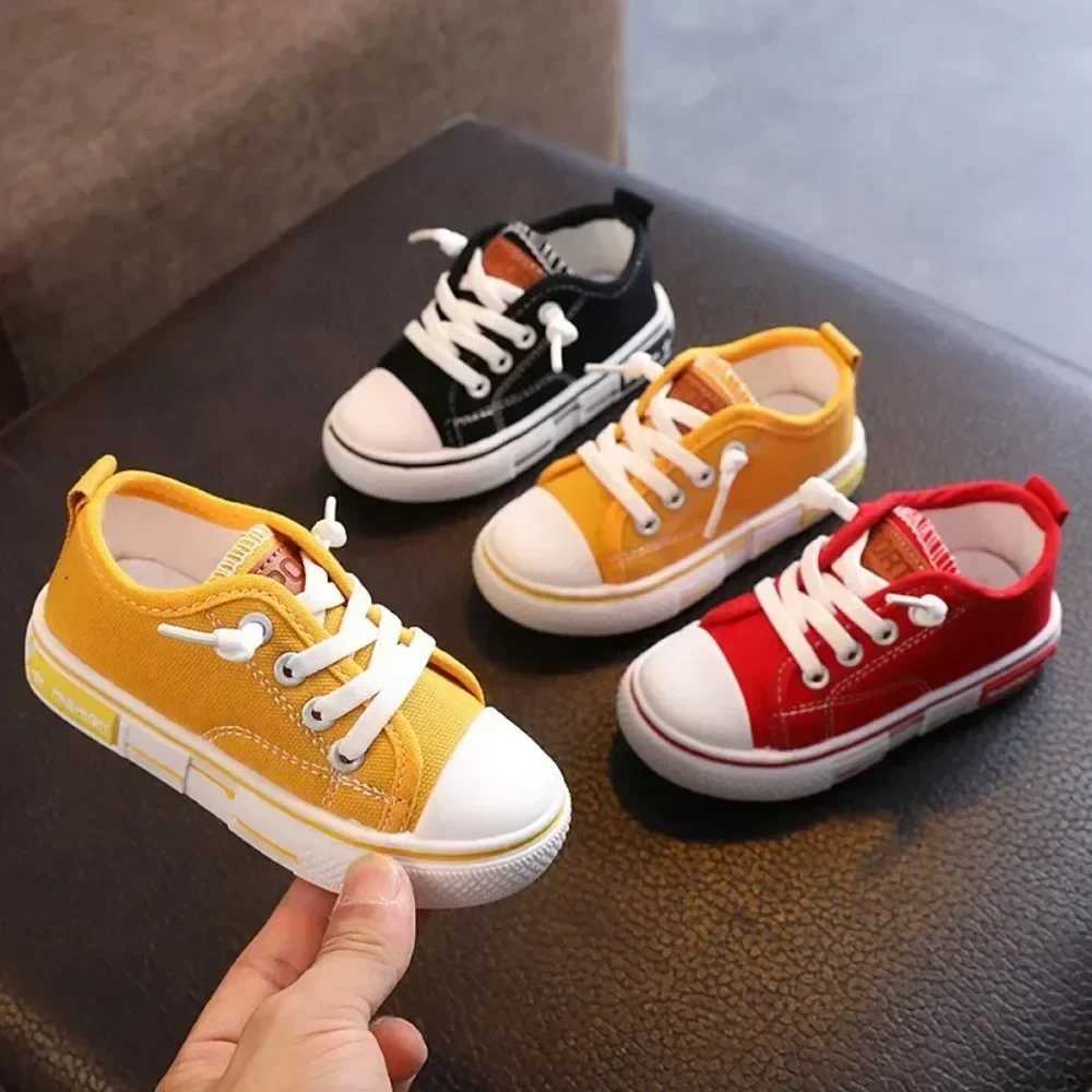 Childrens canvas shoes spring and autumn sports shoes boys casual sports running shoes girls breathable soft soled childrens flat sports shoes W250318