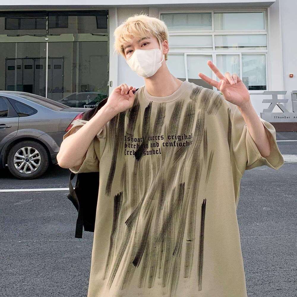 China-Chic niche design sense hand drawn graffiti T-shirt men's summer high street oversize hip-hop sports shirt