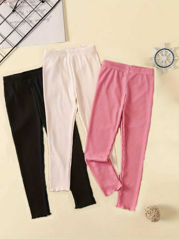Soft and comfortable children girls spring can wear pit strip solid color casual wooden ear edge with three trousersT250318