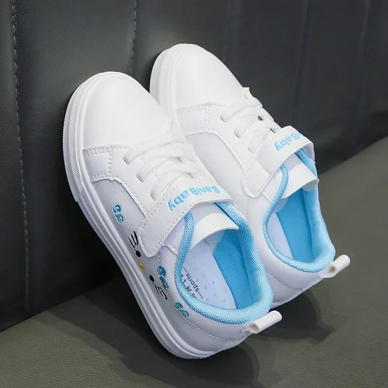 Four Seasons Childrens Board Shoes Boys Sports Running Shoes Girls Fashion Leather Flat Shoes Kids Soft Bottom Casual Shoes 250319