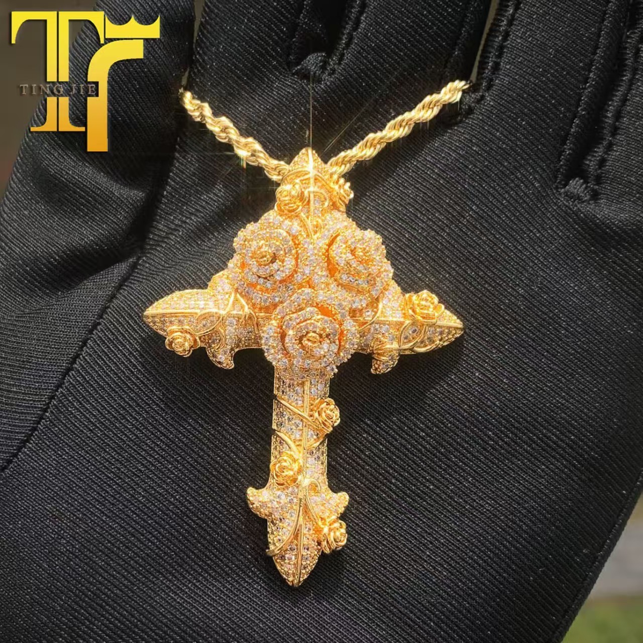 2025 Designer jewelry Lifeng Jewelry Bust Down VVS Moissanite Two Tone Cross Pendant Hiphop Sterling Silver Diamond Charm Necklace Jewelry Set