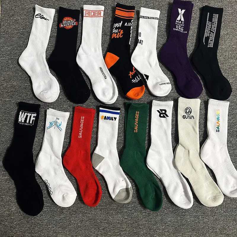 1 pair of mens cotton shock-absorbing thick sports socks white black gray street skateboarding basketball socks X250319