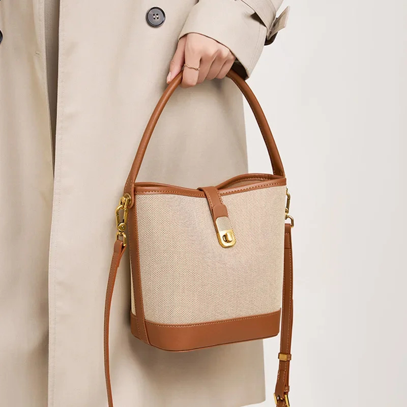 Vintage woven womens messenger bag color spliced womens bucket shoulder bag canvas combination mens leather womens handbag 250317