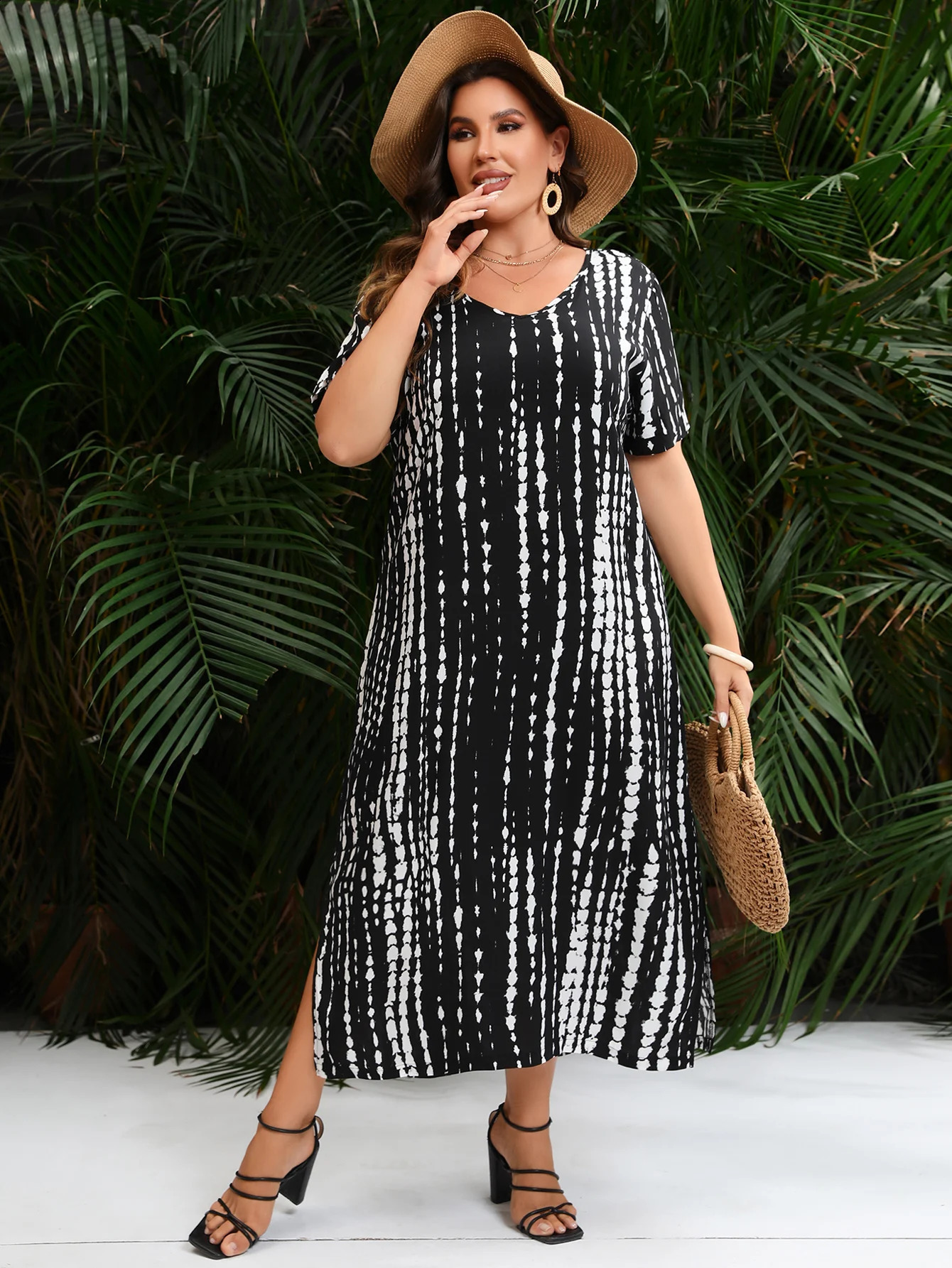 Plus size womens dress 2024 summer Vneck short sleeved white black striped printed casual loose oversized long skirt 250319