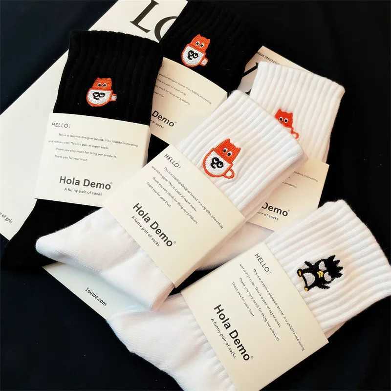3 pairs of womens mens embroidered cotton socks high-quality Sok fashion solid color long neutral sports mid tube tidal socks X250319