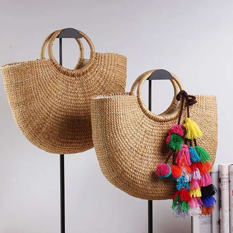 2020 New High Quality Tassel Rattan Bag Beach Straw Totes Bag Bucket Summer Bags With Tassels Women Handbag Braided