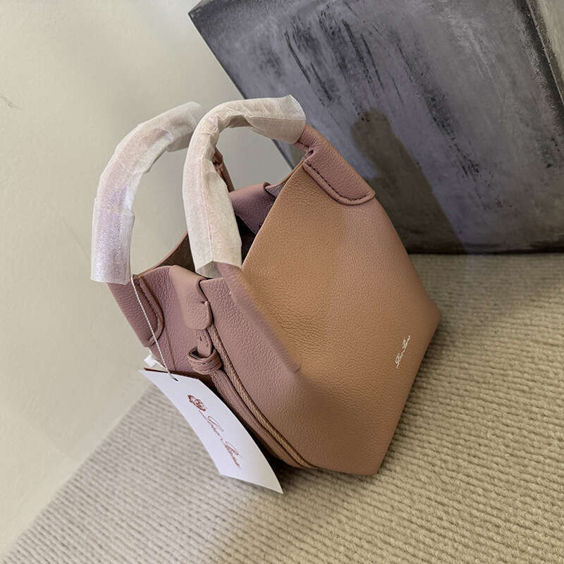 LP Nuoyoupianya's New Bale Small Water Bucket With Lychee Pattern Cowhide Minimalist Casual Versatile Vegetable Basket Handbag For Women