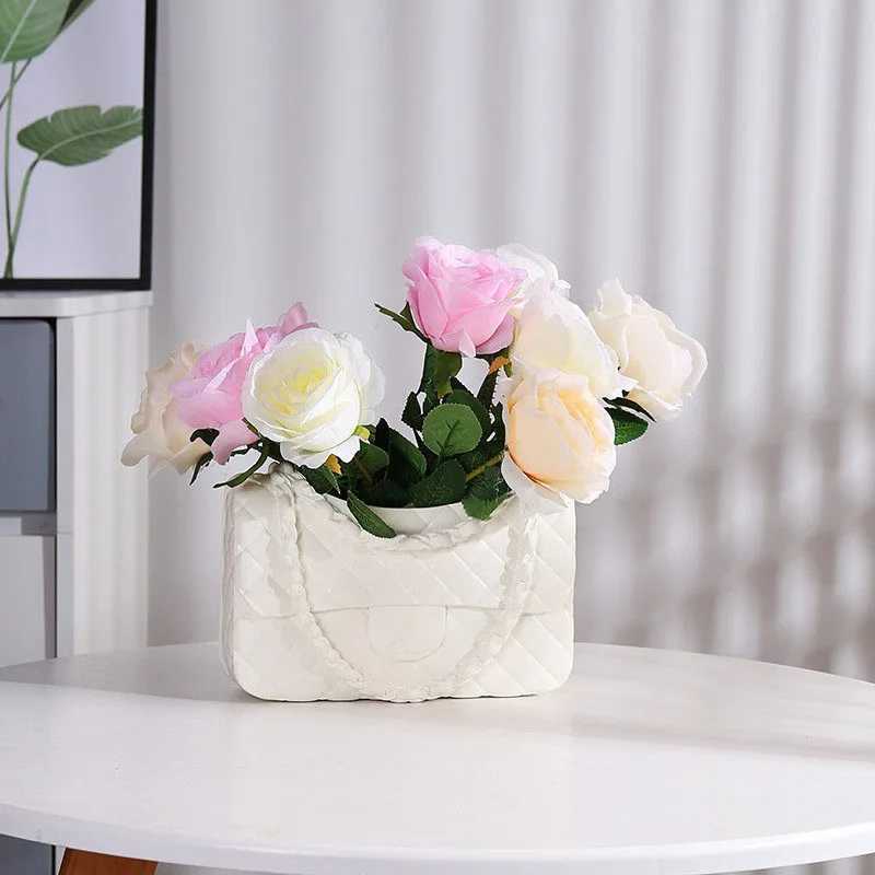 Desktop living room resin retro bag vase shop villa decoration can be arranged with fresh flowers decoration TV cabinet simple M250319