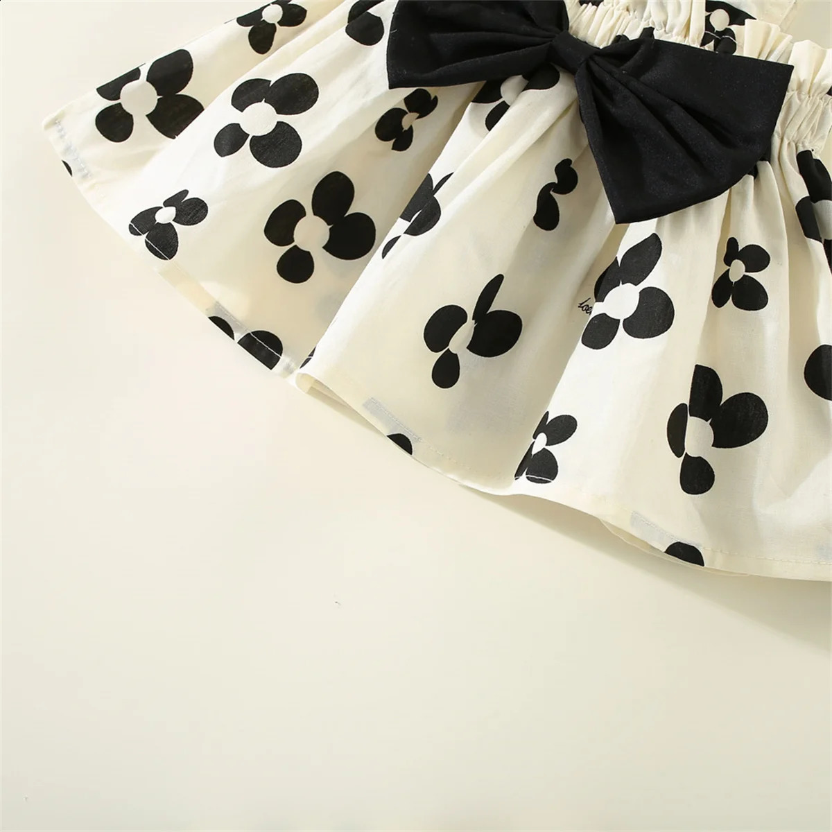 Cute printed bow decoration with top and bottom for preschool girls aged 03 in summer 2 piecesset 250319