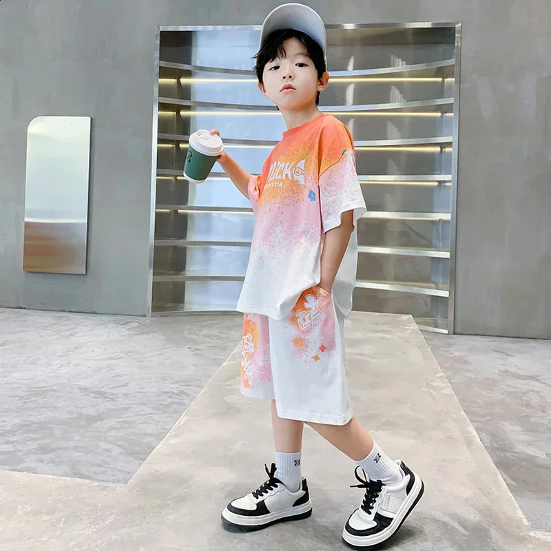Boys Clothes Sets Summer Short-Sleeved Teenager Suit Childrens Gradient T-ShirtShorts 2Pcs Outfits Kids Casual Sports Set 250319