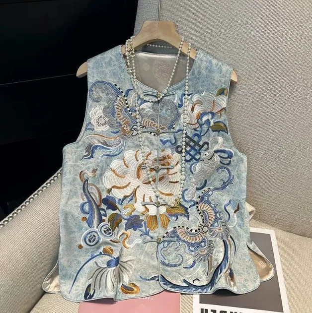 Retro Chinese style womens vest Oneck heavy embroidery frog tie dye jacket fashionable sleeveless 250319