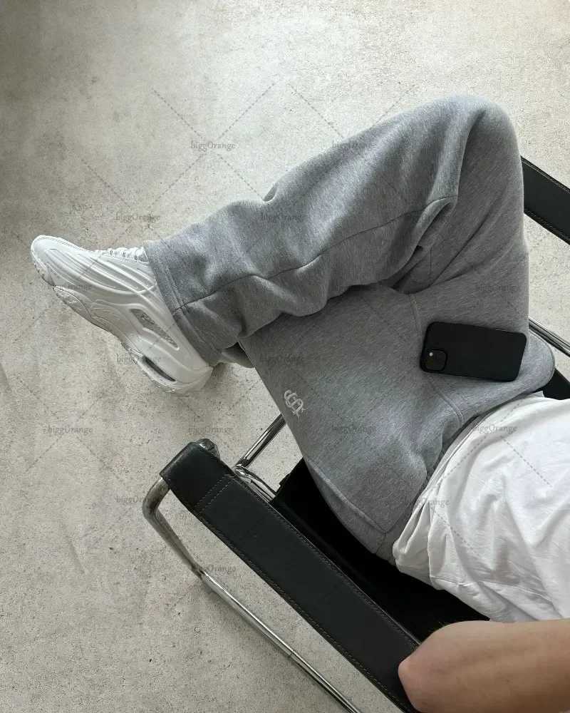 Classic Versatile Sweatpants European and American Retro Street Harajuku Clothing Fashionable Embroidered Elastic Waist Trousers X250319