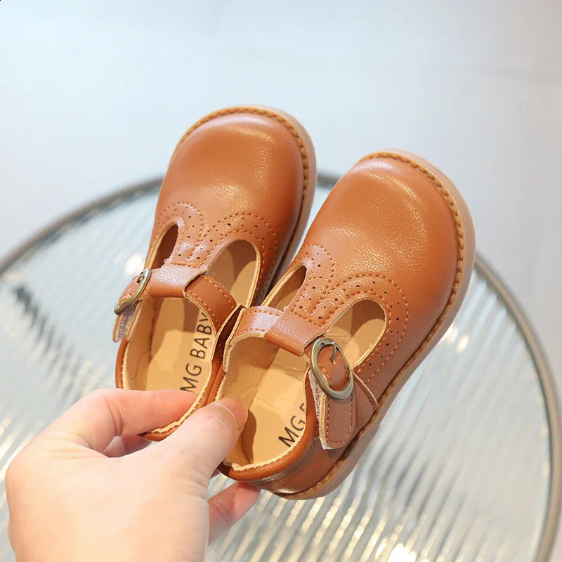 Childrens T with leather shoes girls princess boys breathable apartment Mary Janes black brown childrens baby spring and summer 250319
