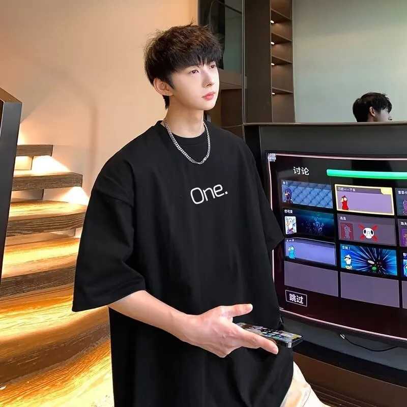 ((M-8XL) Mens oversized T-shirt with casual loose letters indicating that a printed T-shirt is suitable for menT250318