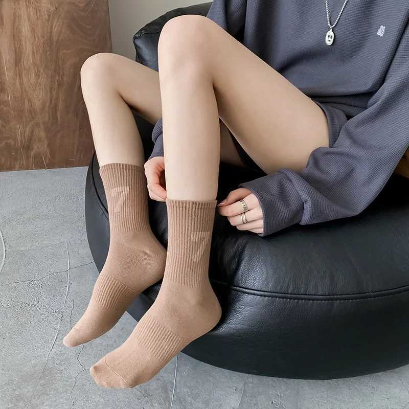 4PCS New 1977 Sock Sports Skateboard Leisure Sock European hip-hop Fashion Personality Male Alphabet Socks Couple socks X250319