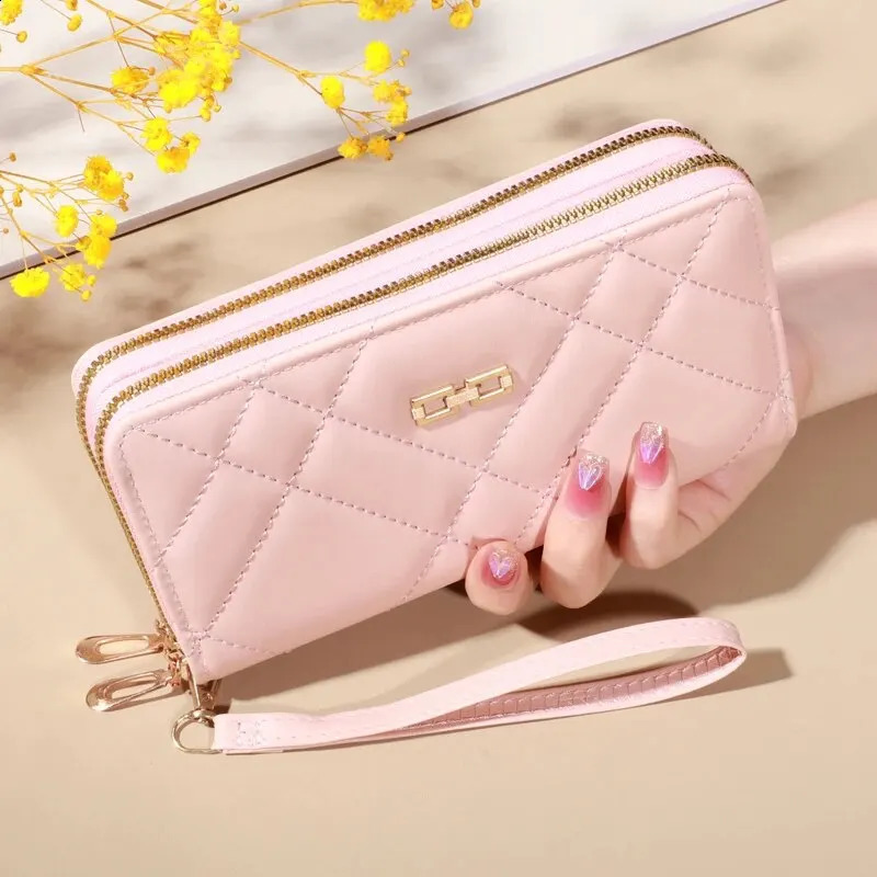 Chic Quilted Long Wallet for Women - Secure Zipper Multi Card Slot Machine Mobile Companion - Versatile Clutch for Every Occasion 250318