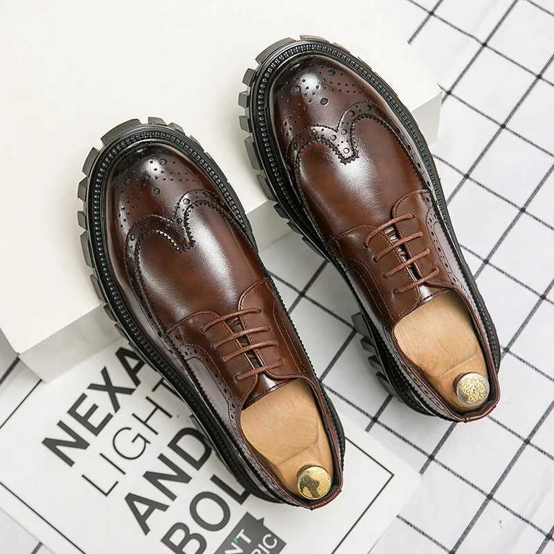 Luxury mens big head dress shoes mens set casual shoes formal business leather shoes Italian mens thick soled wedding shoesXJ250319