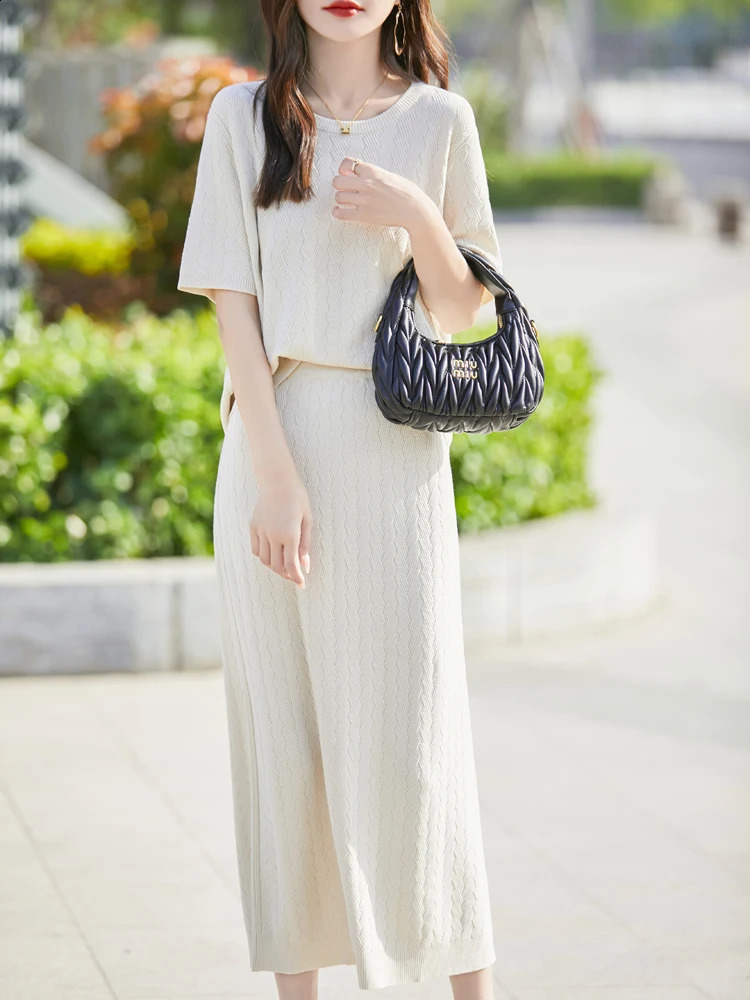 CAIXINGLE Summer Womens Suit Short-Sleeved Skirt 2-Piece Set Elegant and Comfortable Woolen Dress T-shirt 250318