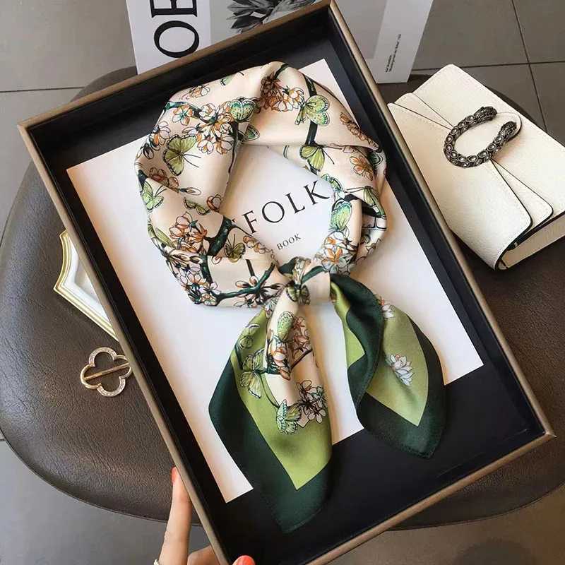 70CM square scarf with fashionable retro luxury leopard letter printing Kerchief band collar silk scarf band headscarf X250319