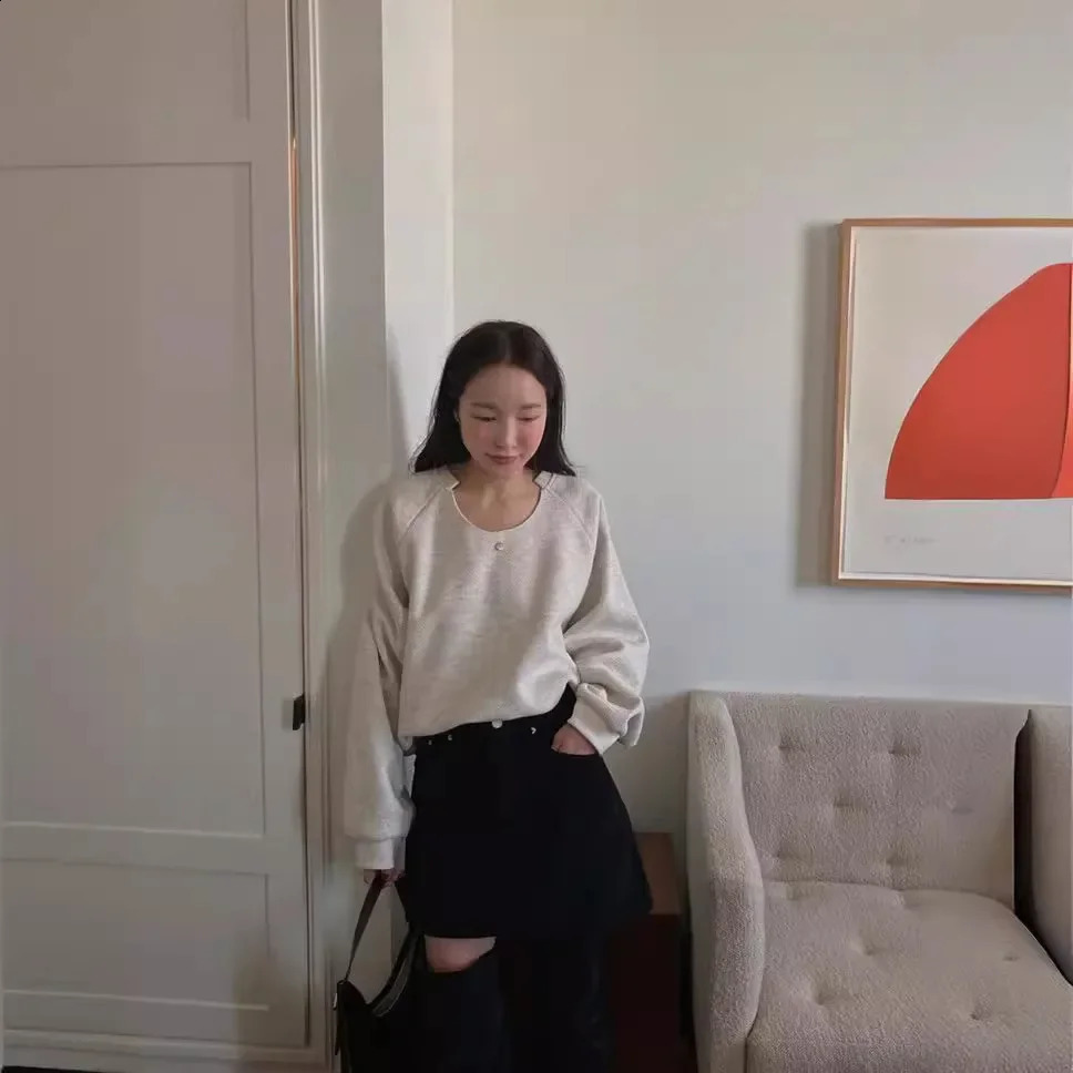 Stock Korean Dongdaemun Spring Summer Style High-Waisted Simple A- Line Corduroy Mini Skirt Womens 250318