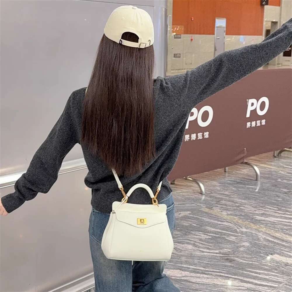 JW PEI Niche Design Premium Sense Of Light Bags Single Shoulder Crossbody Bag Large Capacity Fanny Packs Handbag